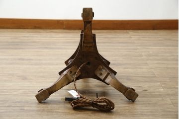 イギリスアンティーク　Lloyd's Antiques(ロイズ・アンティークス)取り扱い　マホガニー材　シックな色合いで落ち着いた空間づくりにおすすめのフロアスタンド(フロアランプ、スタンドライト、スタンド照明、英国)(R-077020)