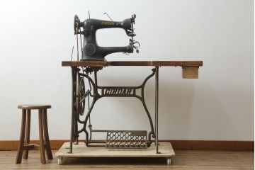 ジャンク品　和製アンティーク　中島ミシン　CIRDAR(サーダー) TF-1　靴用　厚地専用機　腕ミシン　足踏みミシン(ミシンテーブル、ミシン台、工業用ミシン、ディスプレイ、SINGER、シンガー、18型)(R-077021)