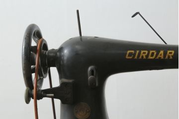 ジャンク品　和製アンティーク　中島ミシン　CIRDAR(サーダー) TF-1　靴用　厚地専用機　腕ミシン　足踏みミシン(ミシンテーブル、ミシン台、工業用ミシン、ディスプレイ、SINGER、シンガー、18型)(R-077021)