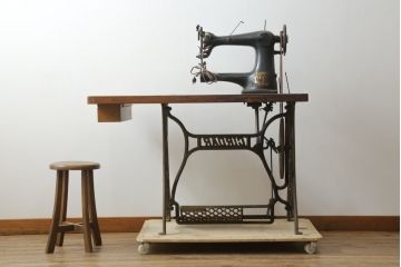 ジャンク品　和製アンティーク　中島ミシン　CIRDAR(サーダー) TF-1　靴用　厚地専用機　腕ミシン　足踏みミシン(ミシンテーブル、ミシン台、工業用ミシン、ディスプレイ、SINGER、シンガー、18型)(R-077021)