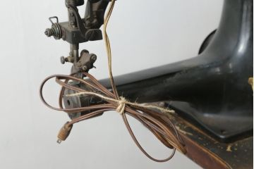 ジャンク品　和製アンティーク　中島ミシン　CIRDAR(サーダー) TF-1　靴用　厚地専用機　腕ミシン　足踏みミシン(ミシンテーブル、ミシン台、工業用ミシン、ディスプレイ、SINGER、シンガー、18型)(R-077021)