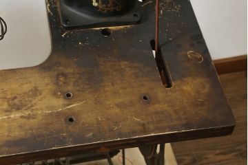 ジャンク品　和製アンティーク　中島ミシン　CIRDAR(サーダー) TF-1　靴用　厚地専用機　腕ミシン　足踏みミシン(ミシンテーブル、ミシン台、工業用ミシン、ディスプレイ、SINGER、シンガー、18型)(R-077021)