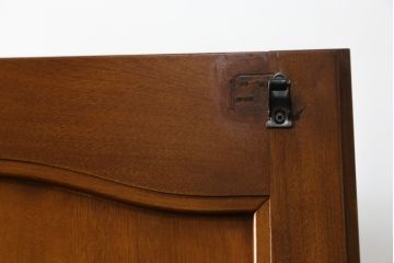 中古　横浜クラシック家具　ダニエル(Daniel)　アーリーアメリカンシリーズ　A-107　温かみのある雰囲気と上品な佇まいが魅力の組み立て式ワードローブ(洋服タンス、衣装タンス、収納棚、キャビネット)(R-077022)