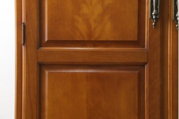 中古　横浜クラシック家具　ダニエル(Daniel)　アーリーアメリカンシリーズ　A-107　温かみのある雰囲気と上品な佇まいが魅力の組み立て式ワードローブ(洋服タンス、衣装タンス、収納棚、キャビネット)(R-077022)