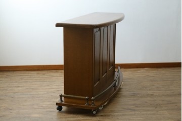 中古　希少な廃盤品　IDC大塚家具取り扱い　起立木工　ナラ材　メッペルシリーズ　キャスター付きバーカウンター　(R-077023)