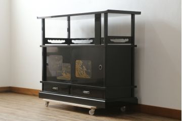 中古　美品　輪島塗り　東海道五十三次　和の趣溢れる風景画が目を惹く飾り棚(茶棚、収納棚、戸棚、サイドボード)(R-077024)