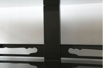 中古　美品　輪島塗り　東海道五十三次　和の趣溢れる風景画が目を惹く飾り棚(茶棚、収納棚、戸棚、サイドボード)(R-077024)