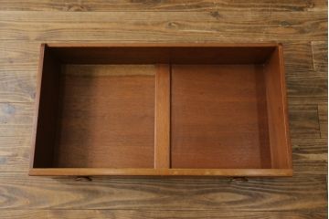 イギリスビンテージ　ERCOL(アーコール)　楡(ニレ)材　木の温もり溢れるサイドボード(収納棚、戸棚、サイドキャビネット、リビングボード、英国、北欧、ヴィンテージ)(R-077025)