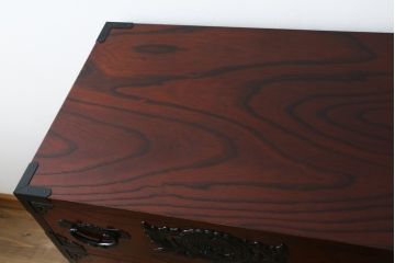 中古　美品　欅産業　仙台民芸箪笥　四.五尺野郎箪笥　拭き漆塗りと立派な金具が美しい仙台箪笥(和箪笥、収納箪笥、衣装箪笥、整理箪笥、チェスト、引き出し)(定価約77万円)(R-077040)