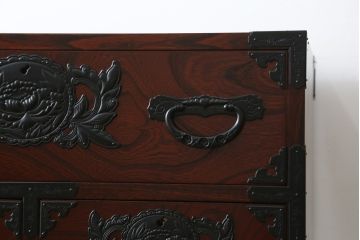 中古　美品　欅産業　仙台民芸箪笥　四.五尺野郎箪笥　拭き漆塗りと立派な金具が美しい仙台箪笥(和箪笥、収納箪笥、衣装箪笥、整理箪笥、チェスト、引き出し)(定価約77万円)(R-077040)