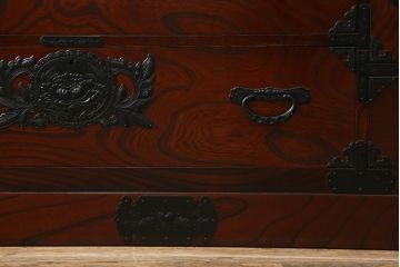 中古　美品　欅産業　仙台民芸箪笥　四.五尺野郎箪笥　拭き漆塗りと立派な金具が美しい仙台箪笥(和箪笥、収納箪笥、衣装箪笥、整理箪笥、チェスト、引き出し)(定価約77万円)(R-077040)