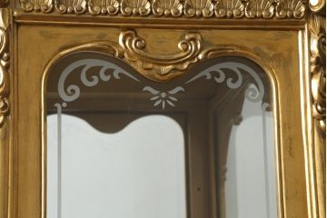 中古　イタリア製　ゴールドカラーが存在感を放つアンティーク調のキュリオケース(キャビネット、ガラスケース、ショーケース、飾り棚、陳列棚、店舗什器)(R-077041)