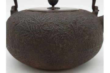 時代物　釜師　高木治良兵衛　銀摘み　ころんとしたフォルムがあたたかみを感じる姥口平丸鉄瓶(湯沸、湯瓶、茶道具、茶器、共箱付き、木治良兵衛)(R-077057)