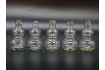 戦前　当時物　瓢箪型　気泡や絶妙なフォルムが味わいのあるニッキ水瓶5個セット(豆ガラス、ちびニッキ水、ガラス容器、駄菓子屋ビン、ペロペロ、レトロガラス、一輪挿し、ひょうたん)(R-077059)