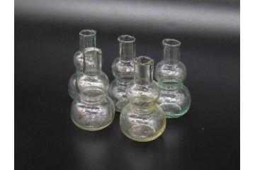 戦前　当時物　瓢箪型　気泡や絶妙なフォルムが味わいのあるニッキ水瓶5個セット(豆ガラス、ちびニッキ水、ガラス容器、駄菓子屋ビン、ペロペロ、レトロガラス、一輪挿し、ひょうたん)(R-077060)