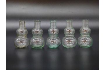 戦前　当時物　瓢箪型　気泡や絶妙なフォルムが味わいのあるニッキ水瓶5個セット(豆ガラス、ちびニッキ水、ガラス容器、駄菓子屋ビン、ペロペロ、レトロガラス、一輪挿し、ひょうたん)(R-077064)