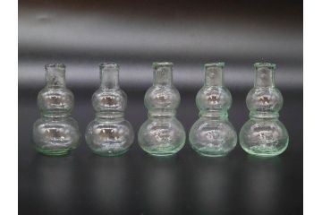 戦前　当時物　瓢箪型　可愛らしいフォルムのニッキ水瓶5個セット(桜3つ、花、豆ガラス、ちびニッキ水、ガラス容器、駄菓子屋ビン、ペロペロ、レトロガラス、一輪挿し、ひょうたん)(R-077067)