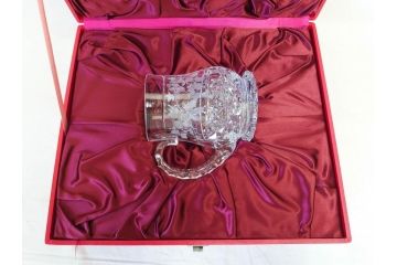 フランス　Baccarat　バカラ　特別限定　希少　1989-5/80　きらめく上品なカットが美しいビアマグ(フルレッドクリスタルガラス、ジョッキ、グラス、ケース付き、証明書付き)(R-077068)