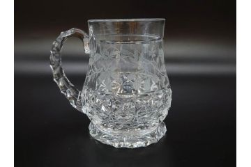 フランス　Baccarat　バカラ　特別限定　希少　1989-5/80　きらめく上品なカットが美しいビアマグ(フルレッドクリスタルガラス、ジョッキ、グラス、ケース付き、証明書付き)(R-077068)