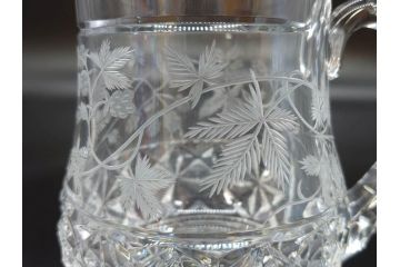 フランス　Baccarat　バカラ　特別限定　希少　1989-5/80　きらめく上品なカットが美しいビアマグ(フルレッドクリスタルガラス、ジョッキ、グラス、ケース付き、証明書付き)(R-077068)
