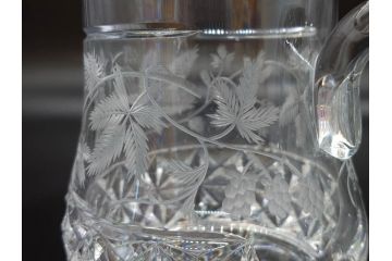 フランス　Baccarat　バカラ　特別限定　希少　1989-7/80　きらめく上品なカットが美しいビアマグ(フルレッドクリスタルガラス、ジョッキ、グラス、ケース付き、証明書付き)(R-077070)