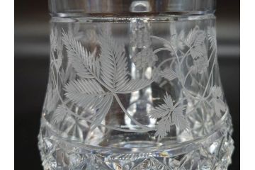 フランス　Baccarat　バカラ　特別限定　希少　1989-7/80　きらめく上品なカットが美しいビアマグ(フルレッドクリスタルガラス、ジョッキ、グラス、ケース付き、証明書付き)(R-077070)
