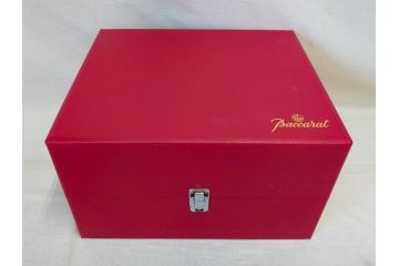 フランス　Baccarat　バカラ　特別限定　希少　1989-7/80　きらめく上品なカットが美しいビアマグ(フルレッドクリスタルガラス、ジョッキ、グラス、ケース付き、証明書付き)(R-077070)