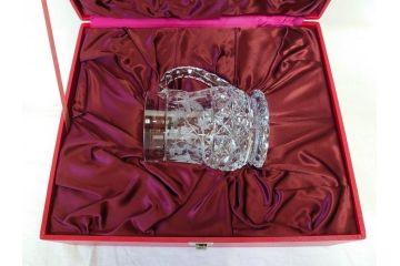 フランス　Baccarat　バカラ　特別限定　希少　1989-8/80　きらめく上品なカットが美しいビアマグ(フルレッドクリスタルガラス、ジョッキ、グラス、ケース付き、証明書なし)(R-077071)