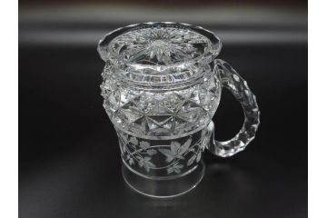 フランス　Baccarat　バカラ　特別限定　希少　1989-8/80　きらめく上品なカットが美しいビアマグ(フルレッドクリスタルガラス、ジョッキ、グラス、ケース付き、証明書なし)(R-077071)