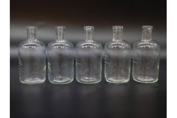 大正〜昭和初期　様々な用途に使える小瓶5個セット(気泡、ガラスビン、硝子、ボトル、薬瓶、花瓶、花入れ、花器)(R-077081)