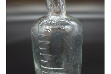 大正〜昭和初期　様々な用途に使える小瓶5個セット(気泡、ガラスビン、硝子、ボトル、薬瓶、花瓶、花入れ、花器)(R-077081)