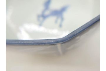 江戸期　古伊万里　染付　麒麟　花の図　約18cm　6寸　大胆な図柄と藍色が目を惹く鉢(六寸、和食器、和皿)(R-077088)