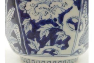 江戸期　古伊万里　染付　麒麟　花の図　約18cm　6寸　大胆な図柄と藍色が目を惹く鉢(六寸、和食器、和皿)(R-077088)