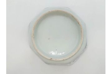 江戸期　古伊万里　染付　麒麟　花の図　約18cm　6寸　大胆な図柄と藍色が目を惹く鉢(六寸、和食器、和皿)(R-077088)
