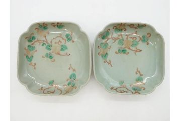江戸期　古伊万里　青磁　金彩　蔦文　約18cm　6寸　金彩が上品なアクセントになる変形皿2枚セット(六寸、中皿、和食器、和皿)(R-077090)