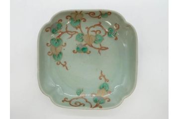 江戸期　古伊万里　青磁　金彩　蔦文　約18cm　6寸　金彩が上品なアクセントになる変形皿2枚セット(六寸、中皿、和食器、和皿)(R-077090)