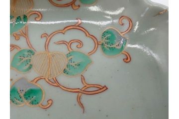 江戸期　古伊万里　青磁　金彩　蔦文　約18cm　6寸　金彩が上品なアクセントになる変形皿2枚セット(六寸、中皿、和食器、和皿)(R-077090)