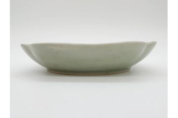 江戸期　古伊万里　青磁　金彩　蔦文　約18cm　6寸　金彩が上品なアクセントになる変形皿2枚セット(六寸、中皿、和食器、和皿)(R-077090)