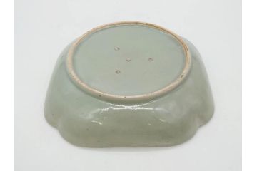 江戸期　古伊万里　青磁　金彩　蔦文　約18cm　6寸　金彩が上品なアクセントになる変形皿2枚セット(六寸、中皿、和食器、和皿)(R-077090)