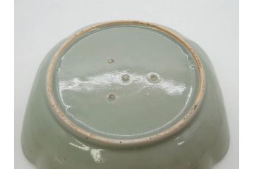 江戸期　古伊万里　青磁　金彩　蔦文　約18cm　6寸　金彩が上品なアクセントになる変形皿2枚セット(六寸、中皿、和食器、和皿)(R-077090)