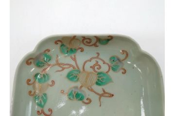 江戸期　古伊万里　青磁　金彩　蔦文　約18cm　6寸　金彩が上品なアクセントになる変形皿3枚セット(六寸、中皿、和食器、和皿)(R-077091)