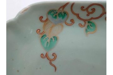 江戸期　古伊万里　青磁　金彩　蔦文　約18cm　6寸　金彩が上品なアクセントになる変形皿3枚セット(六寸、中皿、和食器、和皿)(R-077091)