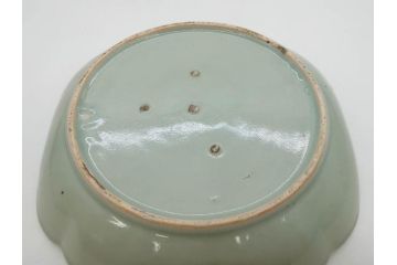 江戸期　古伊万里　青磁　金彩　蔦文　約18cm　6寸　金彩が上品なアクセントになる変形皿3枚セット(六寸、中皿、和食器、和皿)(R-077091)