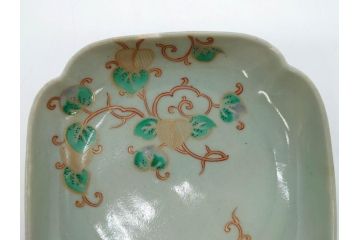 江戸期　古伊万里　青磁　金彩　蔦文　約18cm　6寸　金彩が上品なアクセントになる変形皿3枚セット(六寸、中皿、和食器、和皿)(R-077091)