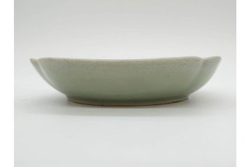 江戸期　古伊万里　青磁　金彩　蔦文　約18cm　6寸　金彩が上品なアクセントになる変形皿3枚セット(六寸、中皿、和食器、和皿)(R-077091)
