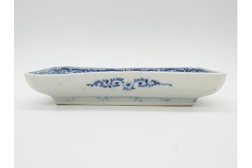 江戸期　古伊万里　染付　冨貴長春　約21cm　7.1寸　牡丹蛸唐草文　細やかで力強く描かれた文様が魅力的な長皿2枚セット(七寸一分、和食器、和皿)(R-077092)