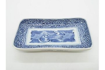 江戸期　古伊万里　染付　冨貴長春　約21cm　7.1寸　牡丹蛸唐草文　細やかで力強く描かれた文様が魅力的な長皿2枚セット(七寸一分、和食器、和皿)(R-077093)