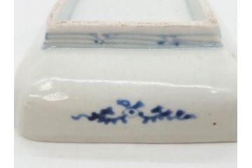 江戸期　古伊万里　染付　冨貴長春　約21cm　7寸　牡丹蛸唐草文　細やかで力強く描かれた文様が魅力的な長皿(七寸、和食器、和皿)(R-077094)