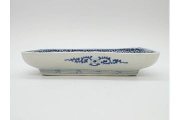 江戸期　古伊万里　染付　冨貴長春　約21cm　7寸　牡丹蛸唐草文　細やかで力強く描かれた文様が魅力的な長皿(七寸、和食器、和皿)(R-077095)
