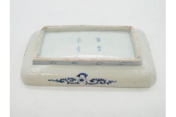 江戸期　古伊万里　染付　冨貴長春　約21cm　7寸　牡丹蛸唐草文　細やかで力強く描かれた文様が魅力的な長皿(七寸、和食器、和皿)(R-077095)